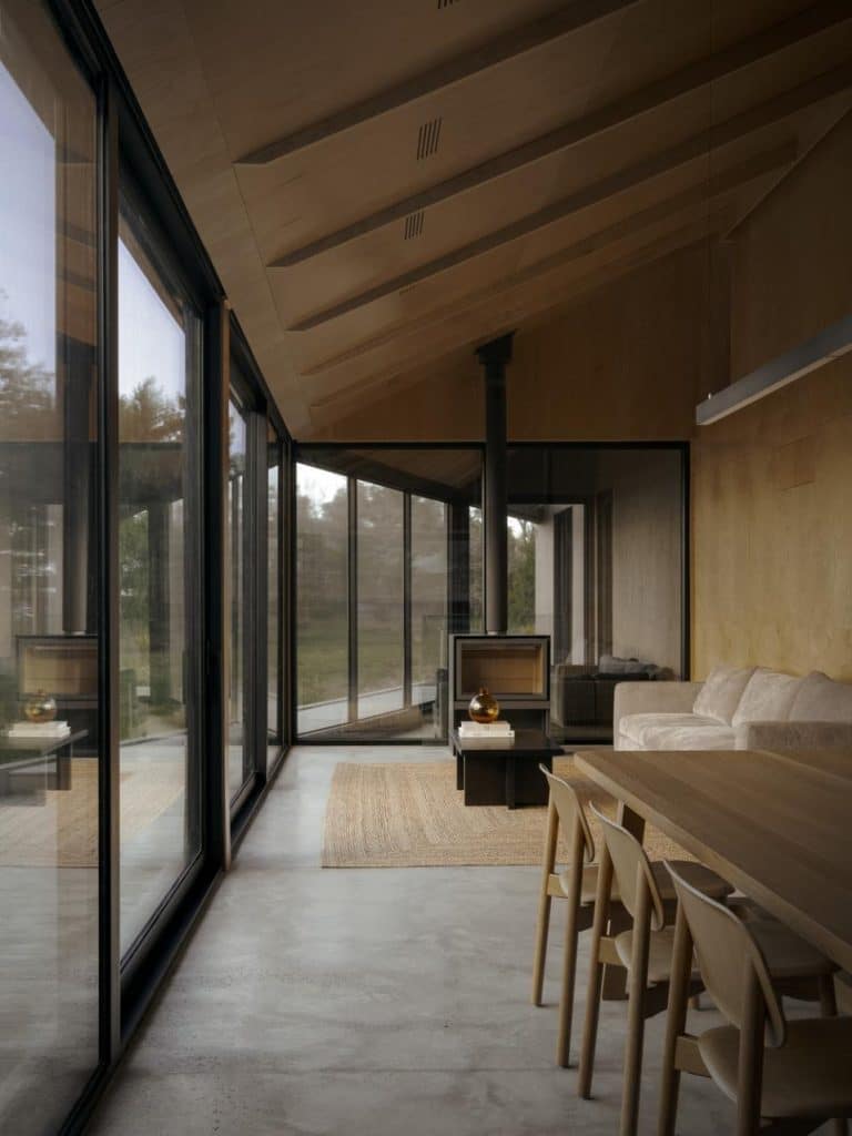 South Bay Residence by StudioAC connects architecture and landscape -