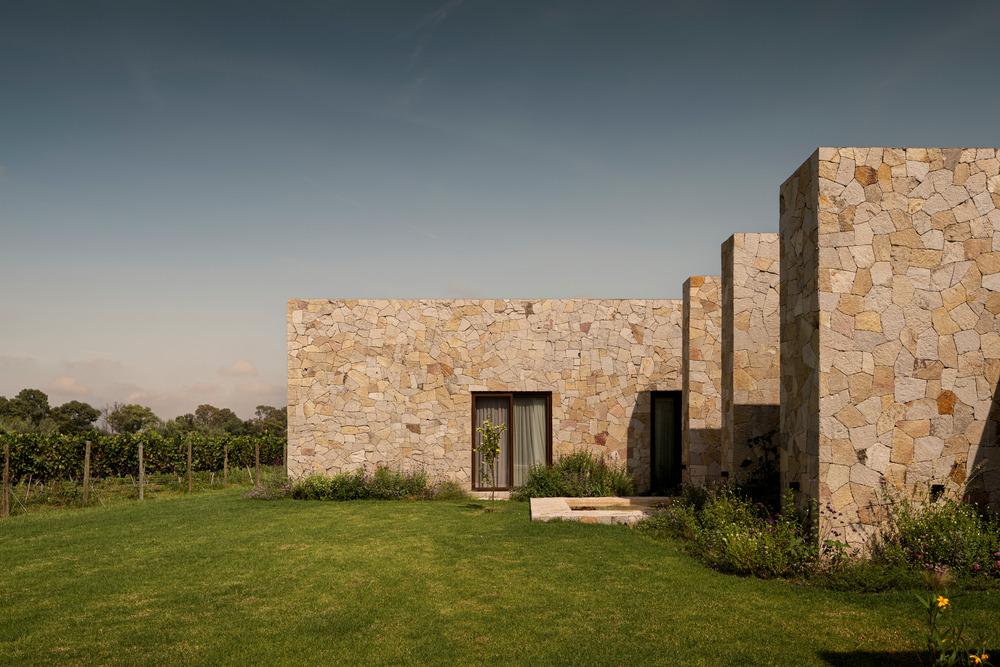 Casa San Francisco by Jorge Garibay Architects connects architecture and time -