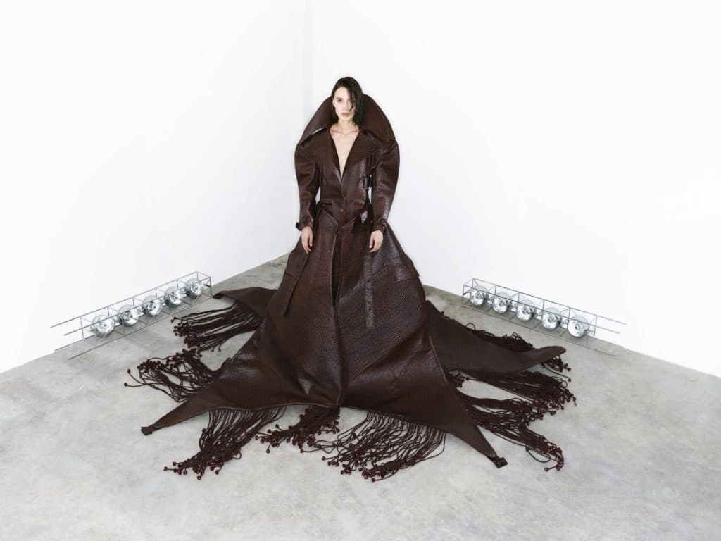 Interview with Aojierou on constructing powerful emotions through fabric