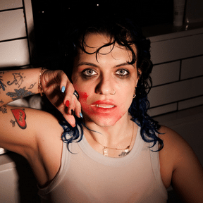 Alex Ray: MESSY