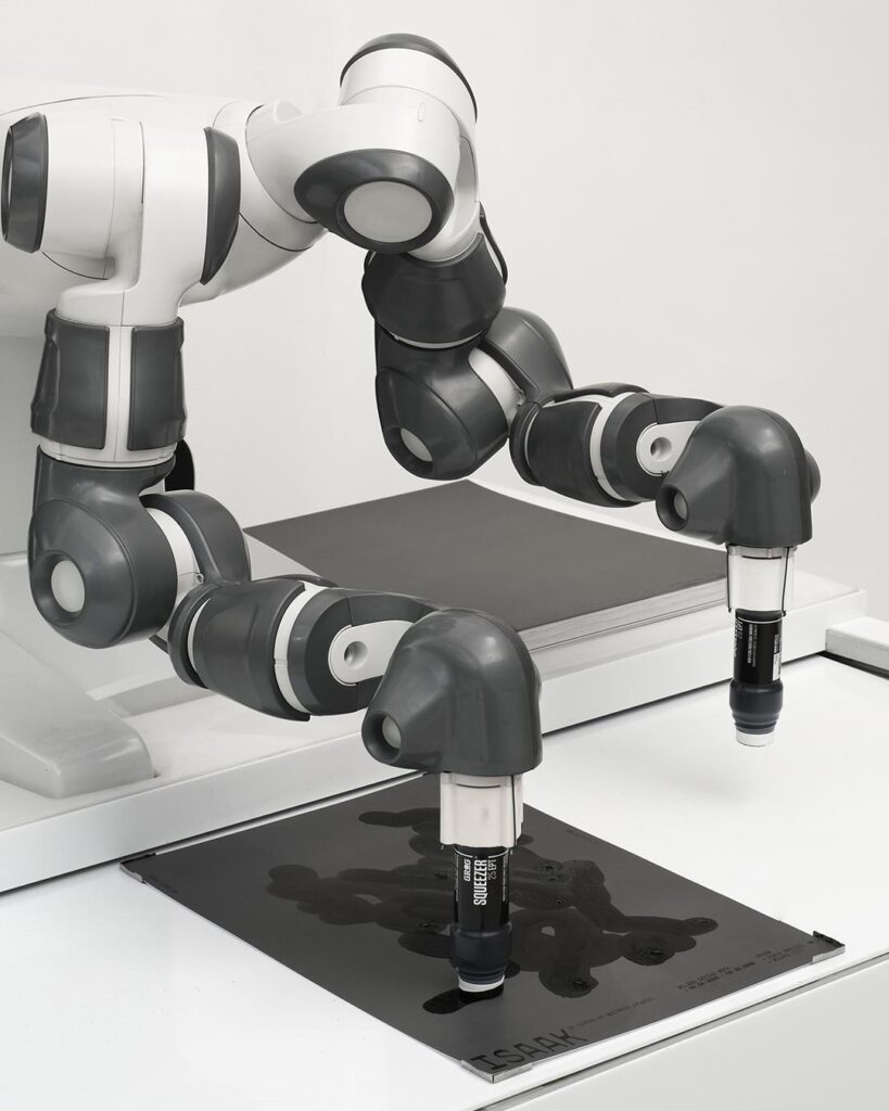 Ditroit installation ISAAK transforms robotics into creative expression -