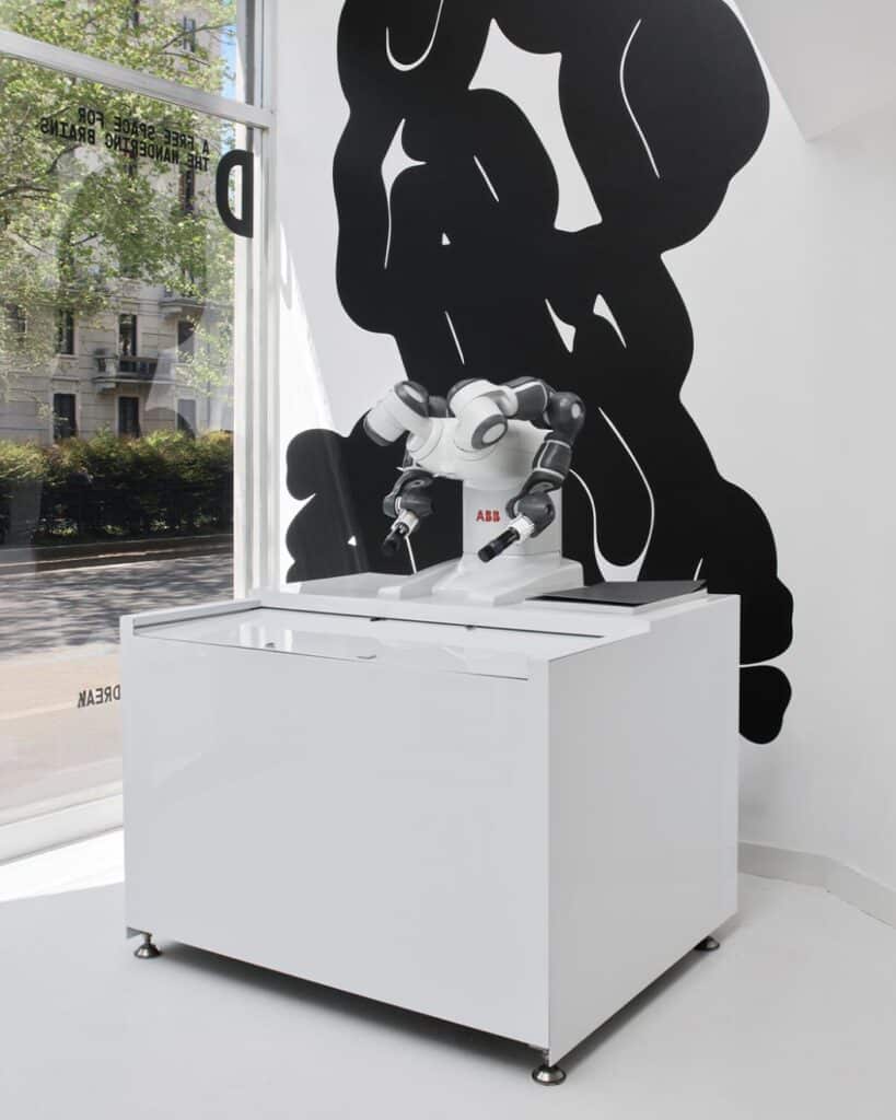 Ditroit installation ISAAK transforms robotics into creative expression -