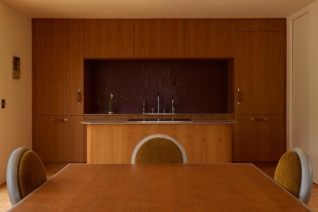 22RE creates a residentially inspired office for Day Job -