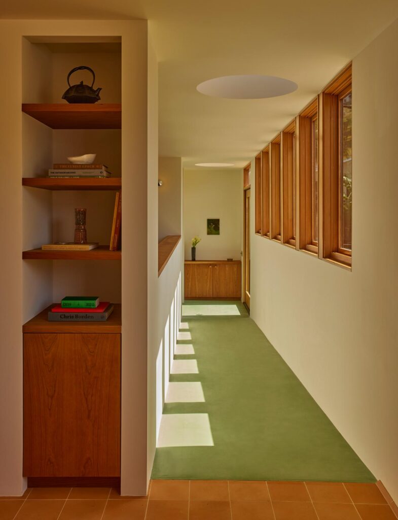 22RE creates a residentially inspired office for Day Job -