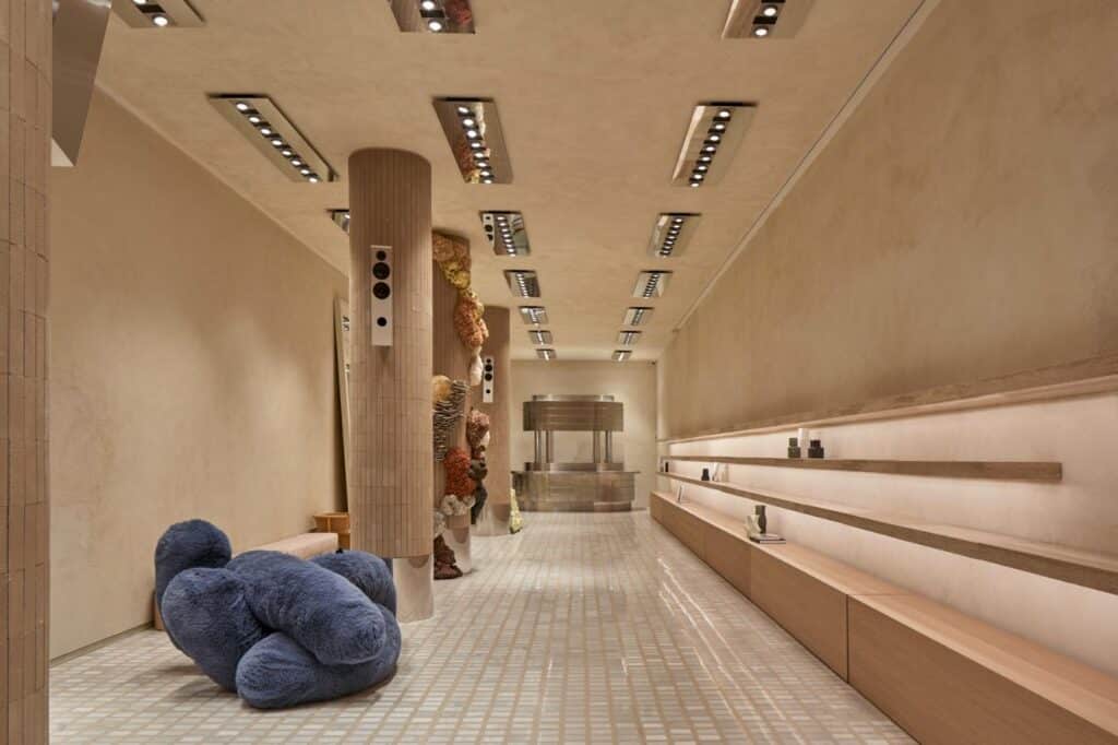 Sculptural installation by Sara Regal in the retail space