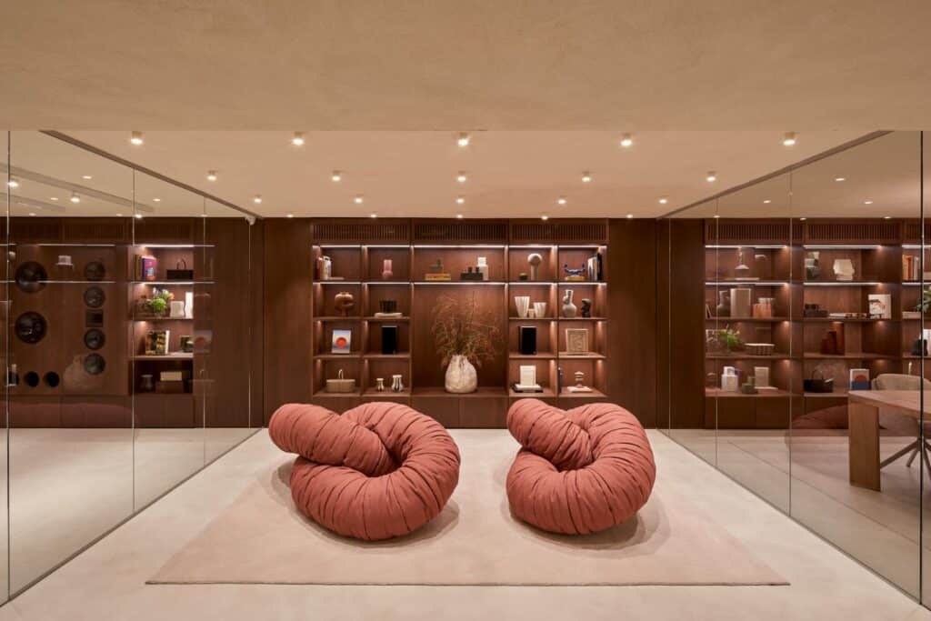El Departamento creates a refined spatial narrative for HOFF -