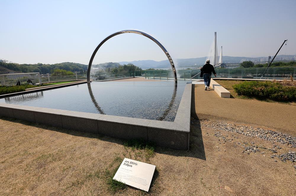 James Tapscott unveils a contemplative public art installation in Seoul -