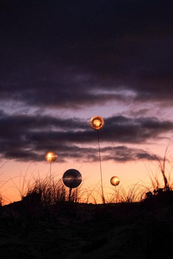 Douze Degrés magnifies candlelight through optical research -