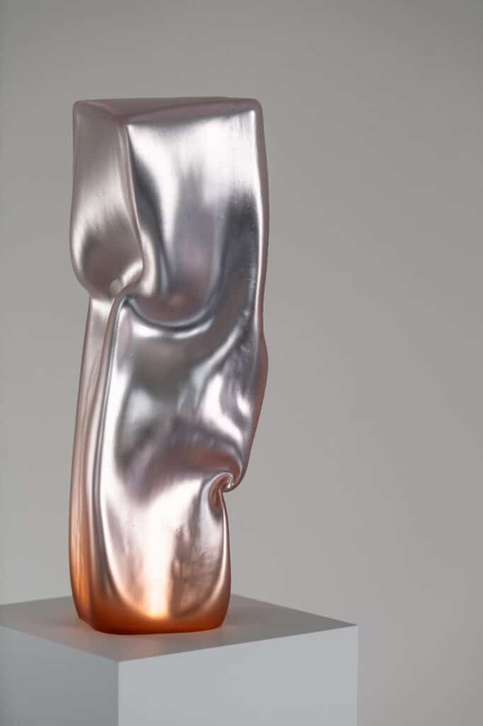 Robert Comploj reframing glass through controlled distortion -
