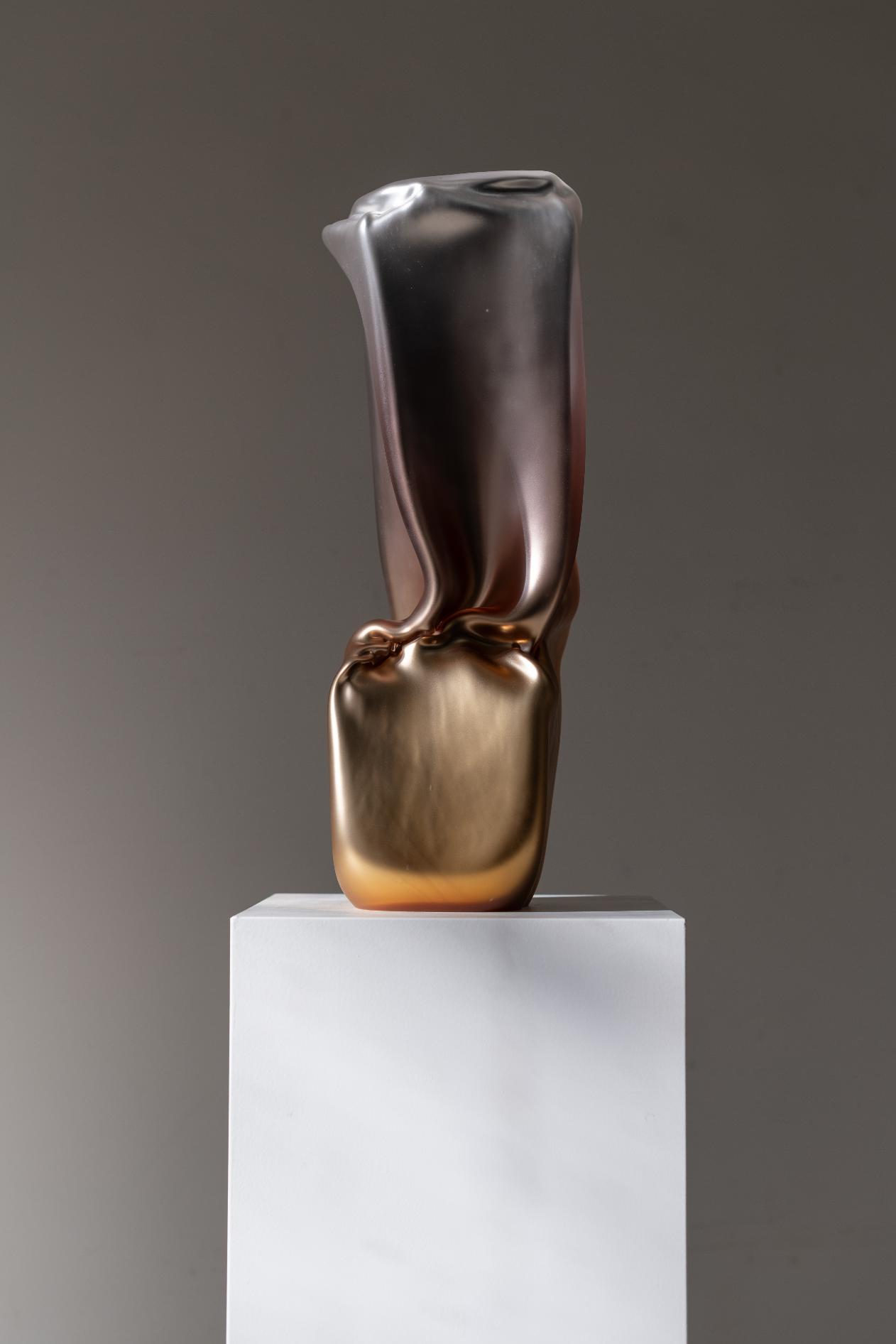 Robert Comploj reframing contemporary glass through controlled distortion