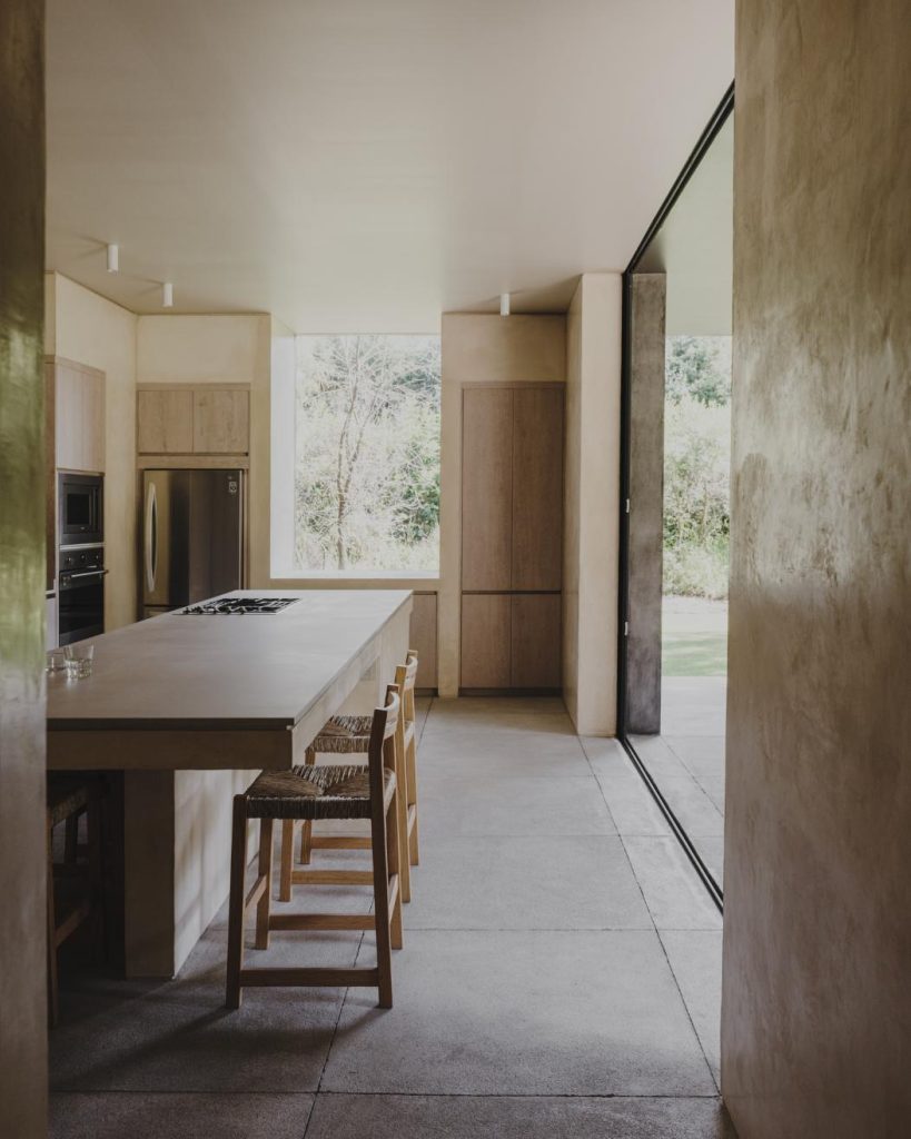 Architecture of Casa Ocote by PPAA as a serene family refuge -