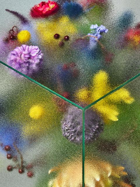 Marius Boekhorst presents Violet Frosted patterned glass sculpture -