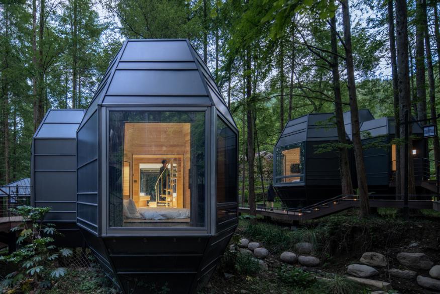 Exterior view of Dongmingshan Senyu Hotel as a minimal forest retreat by GLA Architects