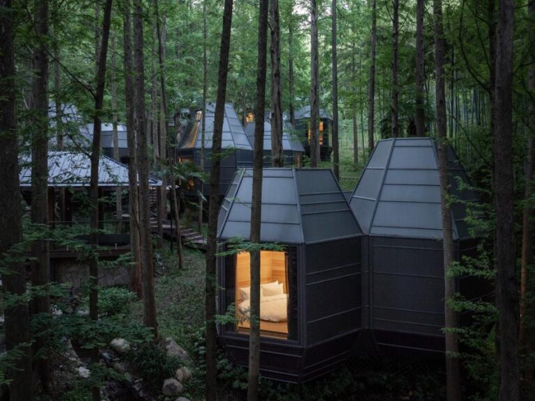 GLA Architects designs Dongmingshan Senyu Hotel as a minimal forest retreat GLA Architects completes Dongmingshan Senyu Hotel in Hangzhou