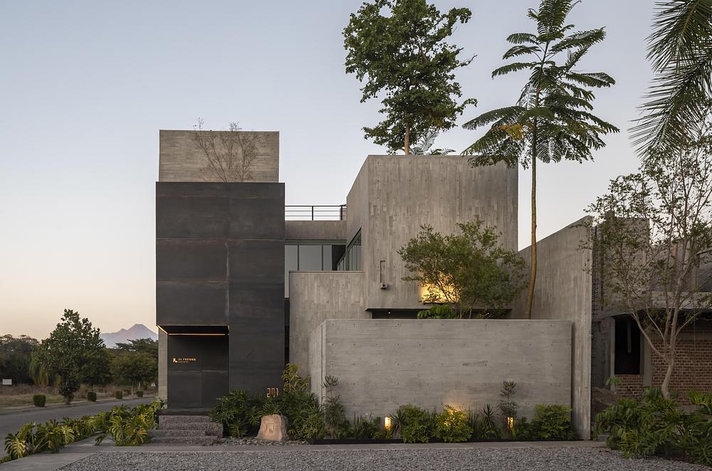 Taller Di Frenna Arquitectos studio in Colima as a built manifesto of practice -