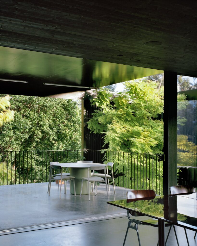 Edition Office designs House in a Garden in Melbourne embedded in landscape -