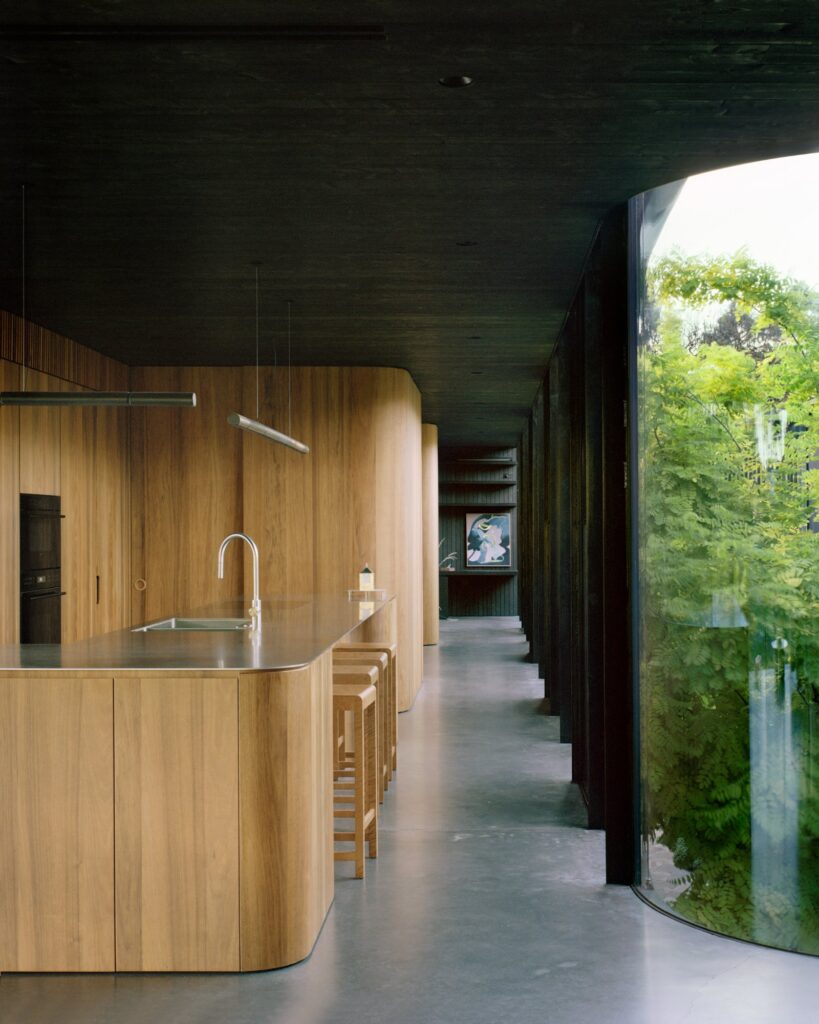 Edition Office designs House in a Garden in Melbourne embedded in landscape -