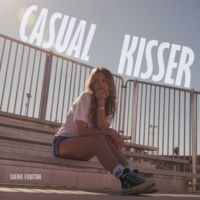 Siena Fantini: casual kisser. Siena Fantini: casual kisser.