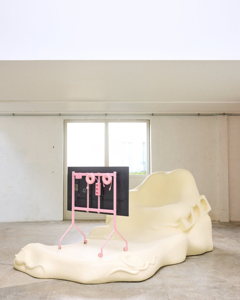 Pedestal presents contemplative screen installation in Copenhagen -