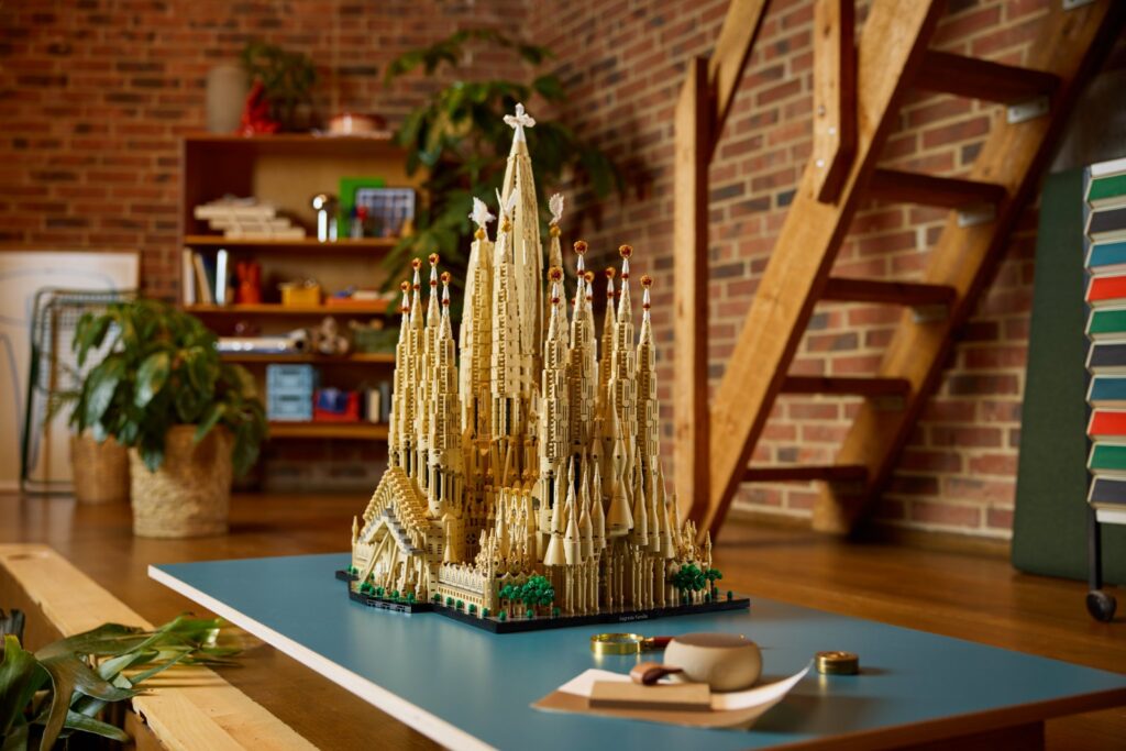 The set is Lego's largest ever