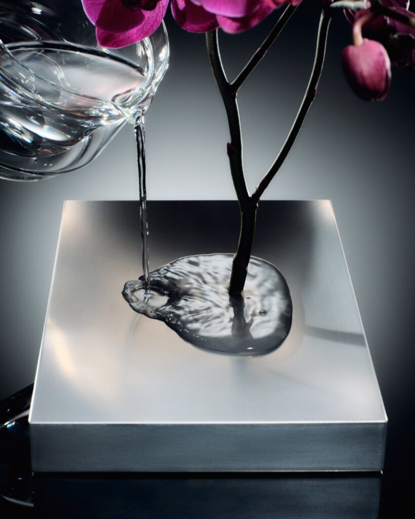 Luis Frey designs Khora Vase to display a single flower -