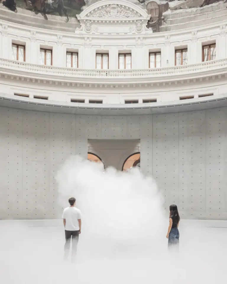 Fujiko Nakaya fills Bourse de Commerce with Fog Sculpture Fujiko Nakaya fills Bourse de Commerce with Fog Sculpture