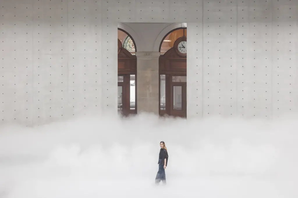Fujiko Nakaya fills Bourse de Commerce with Fog Sculpture -