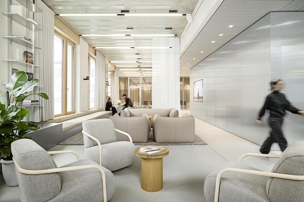 HENN translates digital luxury into BESTSECRET office in Munich -