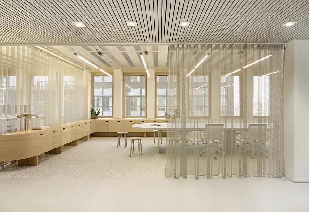 HENN translates digital luxury into BESTSECRET office in Munich -