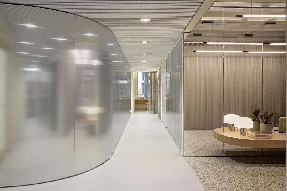 HENN translates digital luxury into BESTSECRET office in Munich -