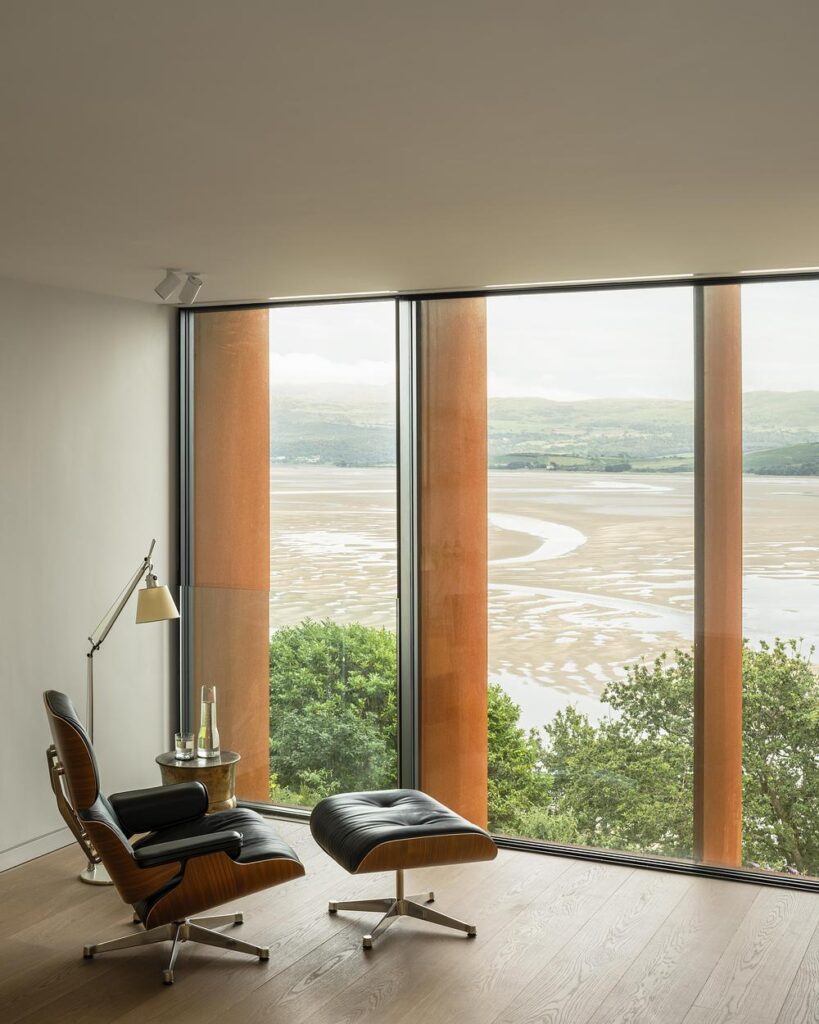 Ström Architects designs a coastal home in Porthmadog -