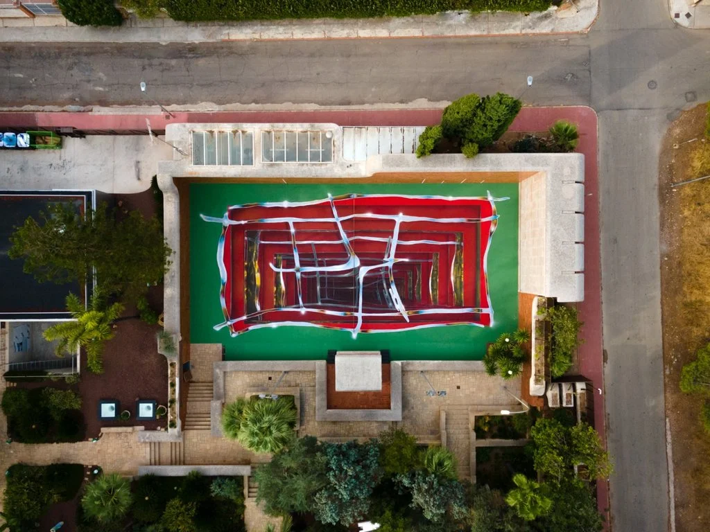 Spok Brillor creates infinite tennis court at Casa Axis 7