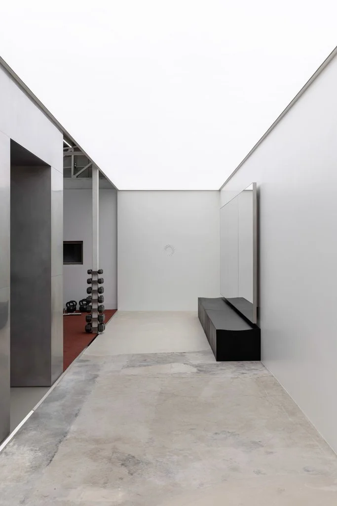 Creative Studio Unravel designs industrial UVU workout space in Seoul 6